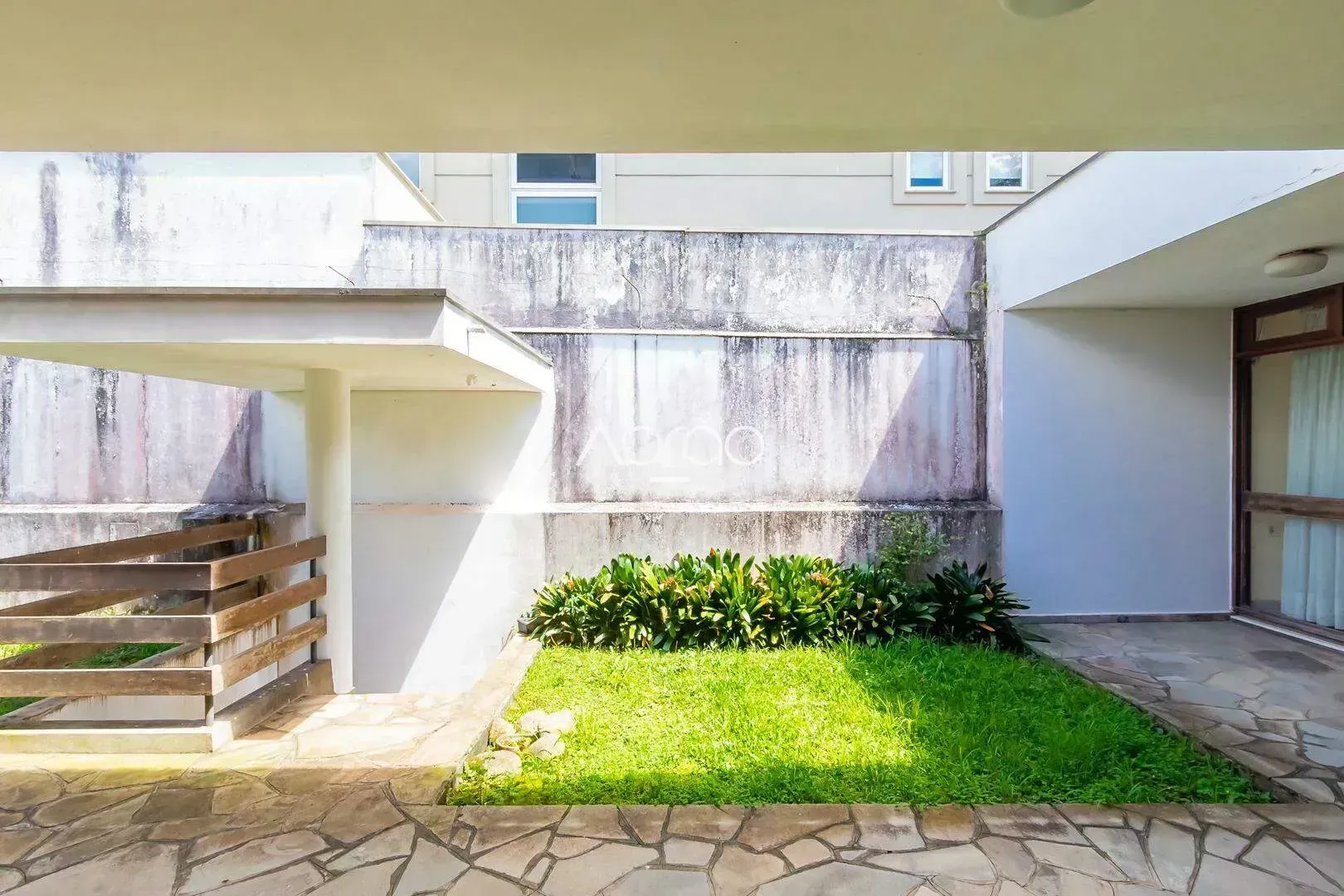 House with 4 bedrooms, 5 bathrooms and 319 m² — photo 23
