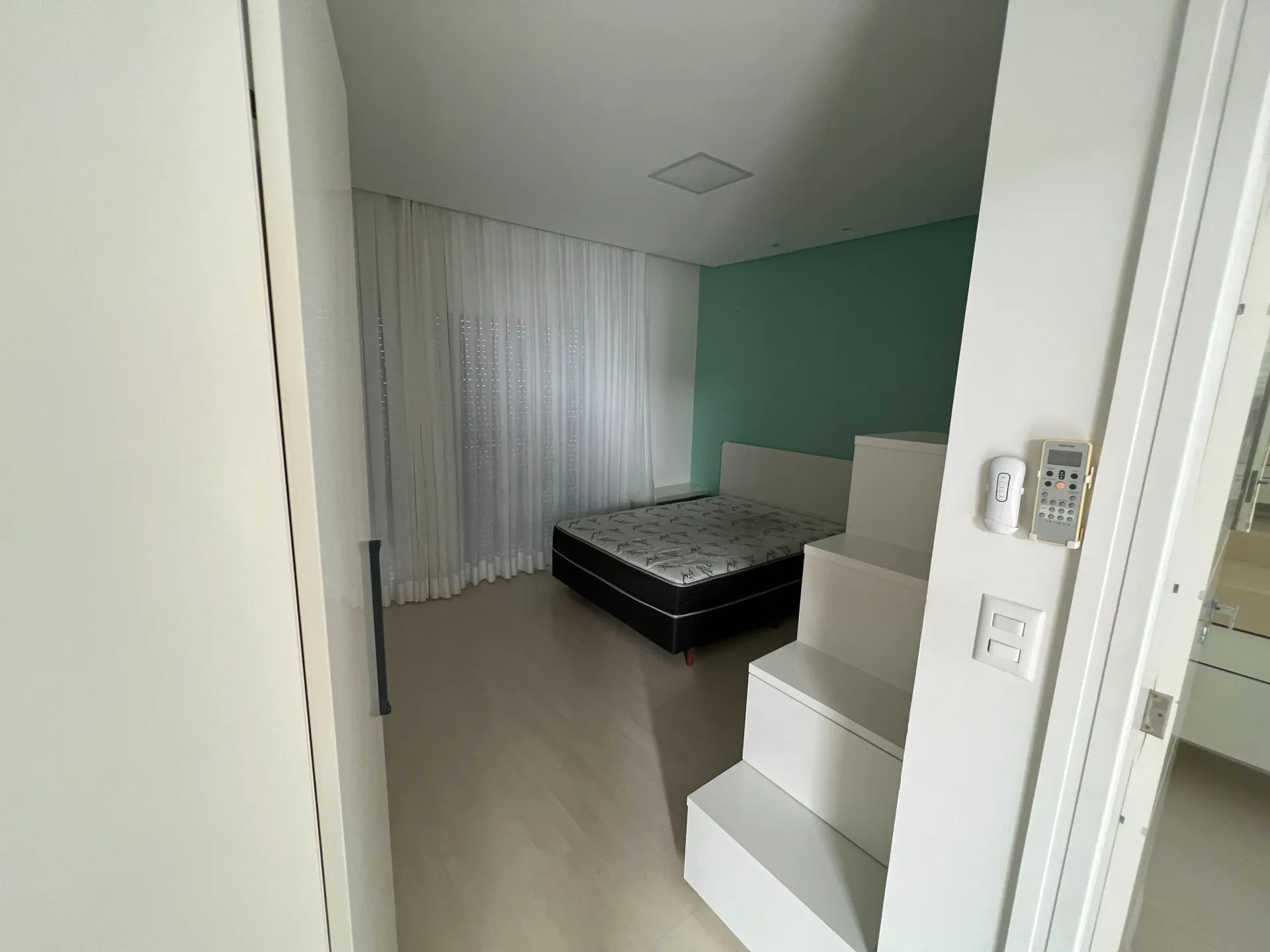Furnished house with 6 en-suite bedrooms and private BBQ — photo 15