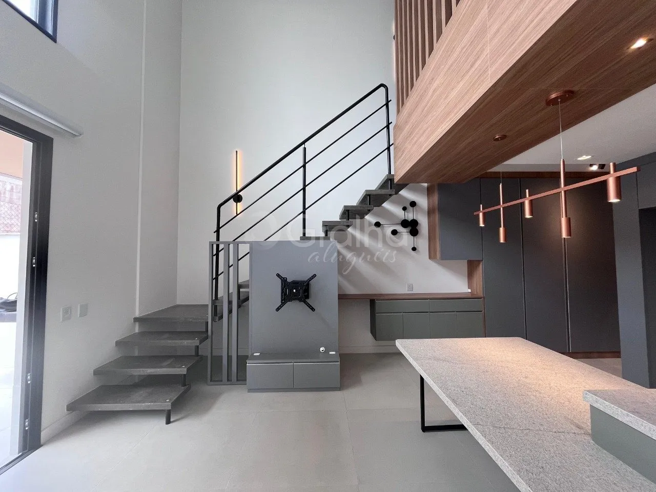 Floor-to-ceiling windows in a one-bedroom apartment, 80 m² — photo 15