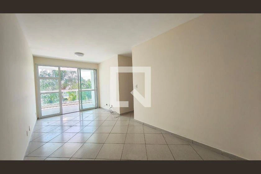 3-bedroom apartment in a building with a gym — photo 9