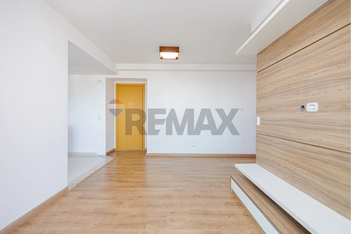 2-bedroom apartment with balcony and 2 parking spaces