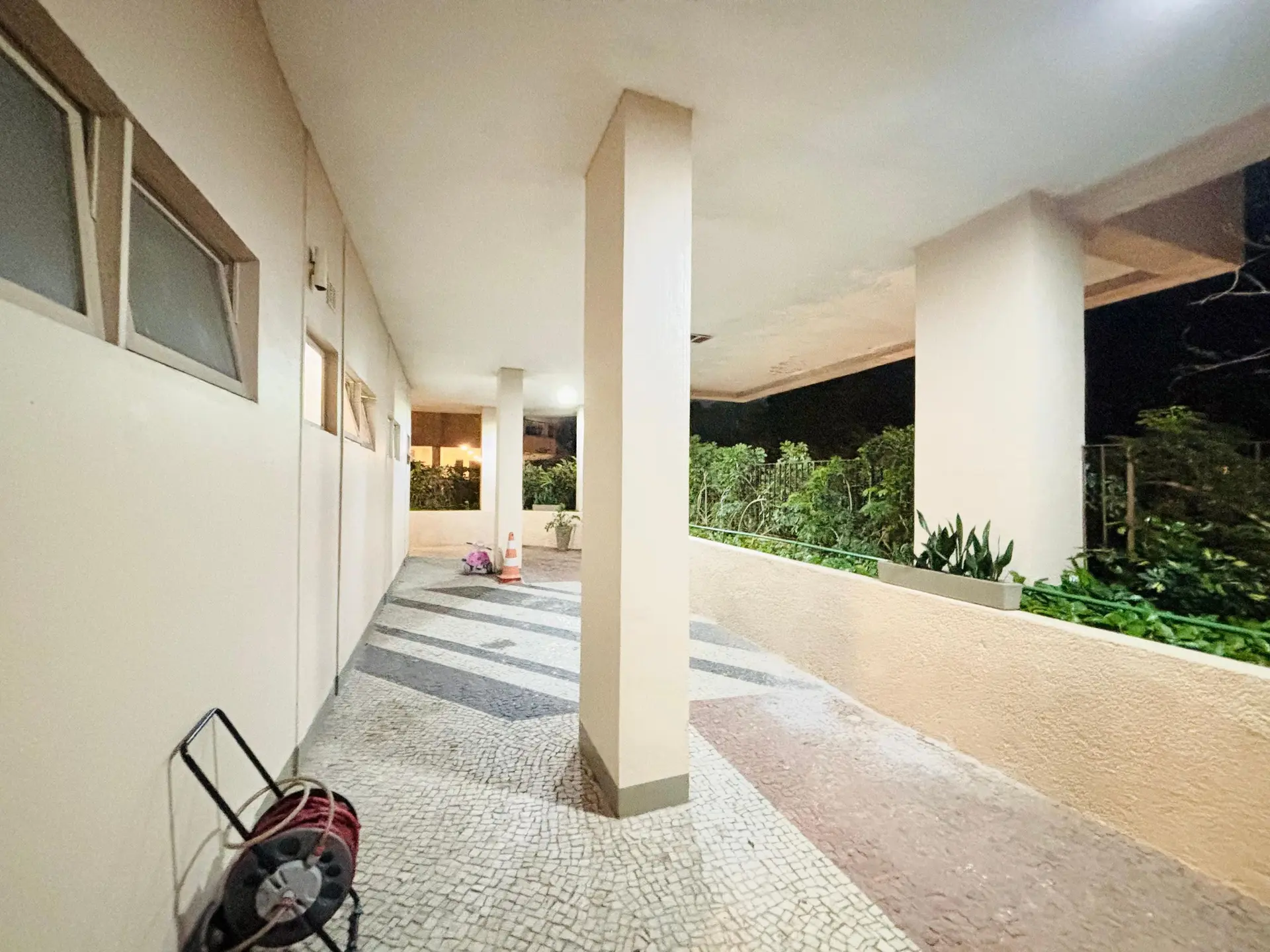 Washing machine in a 3-bedroom apartment, 401 m² — photo 22