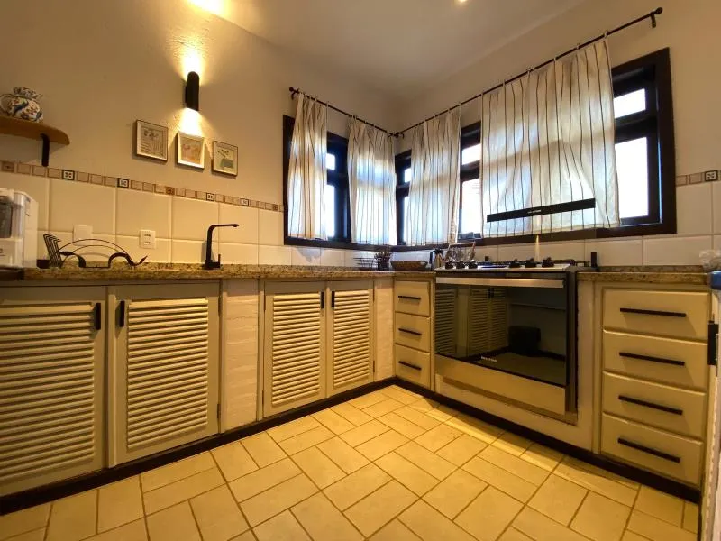 Casa de 4 dormitorios con balcón gourmet en Florianópolis — photo 2