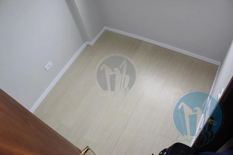 2-bedroom apartment with wood or laminate floors in Curitiba — photo 12