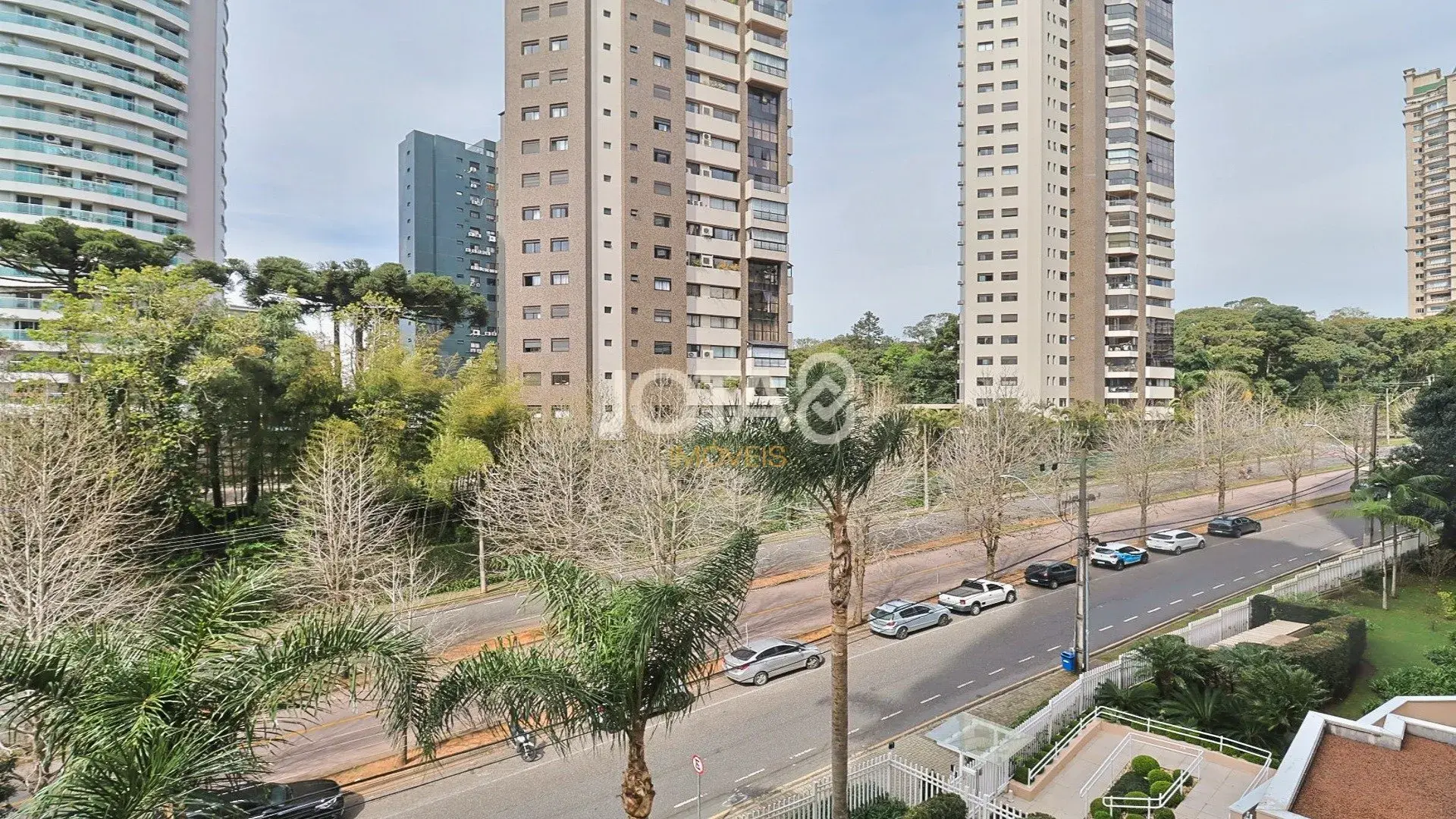 3-bedroom apartment with 185 m² and private BBQ space — photo 25