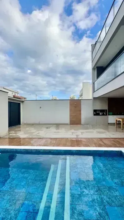 Casa com 5 suítes e piscina externa no condomínio — photo 16