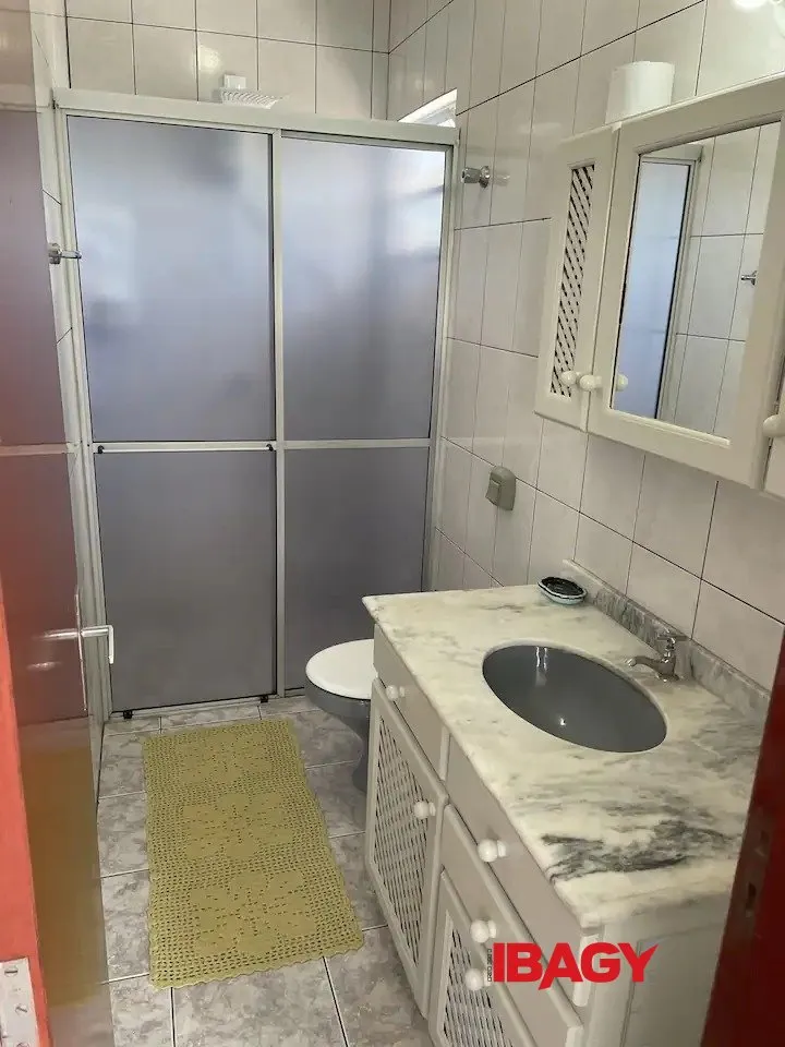 3-bedroom house with a water view in Florianópolis — photo 28