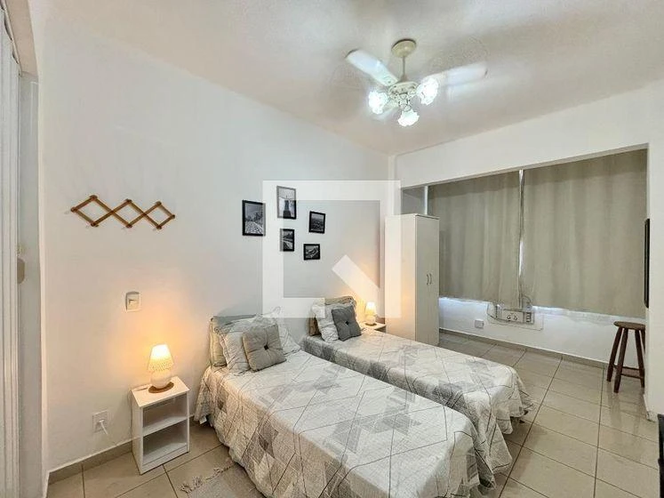 One-bedroom apartment with a washing machine — photo 18