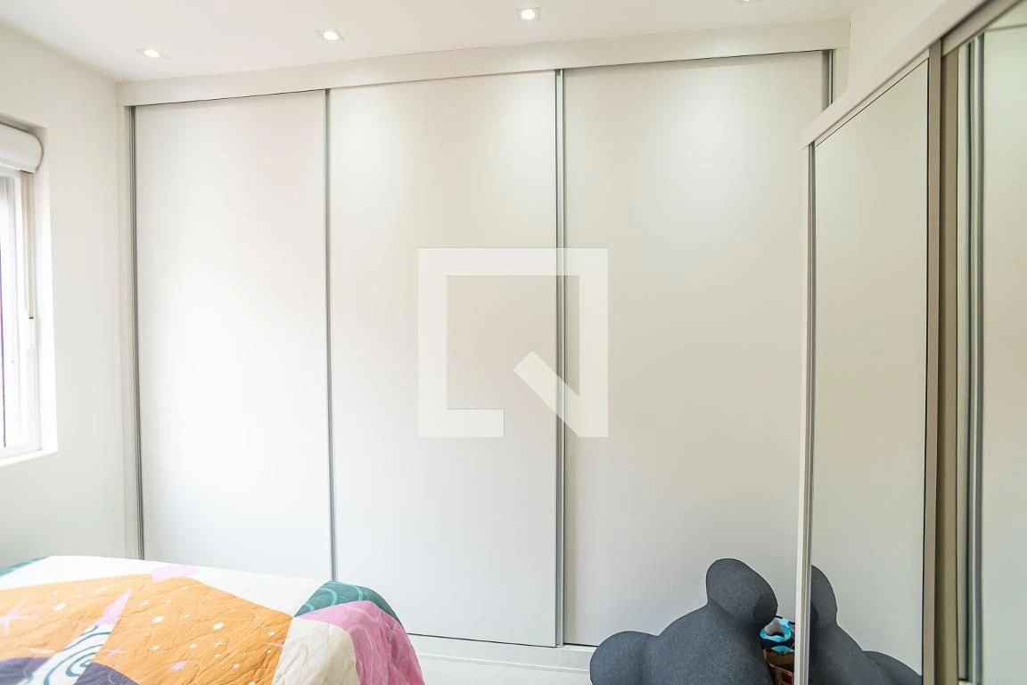 Furnished 2-bedroom apartment with en-suite bathrooms and open kitchen — photo 42