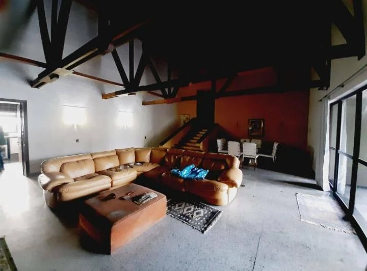 House with 4 bedrooms and a private garden — photo 6