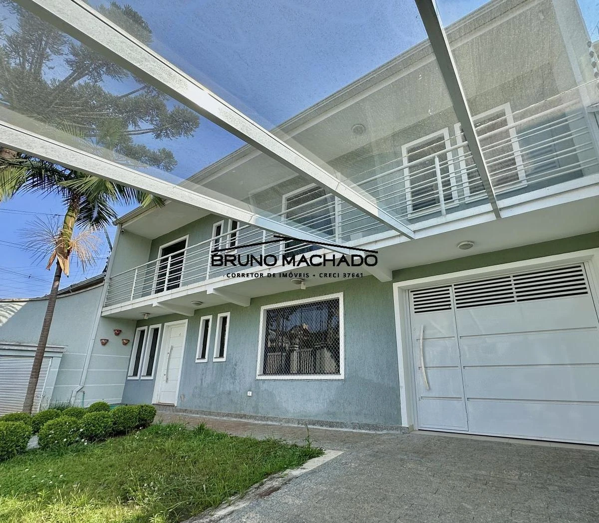 3-bedroom house with a walk-in closet in Curitiba — photo 40