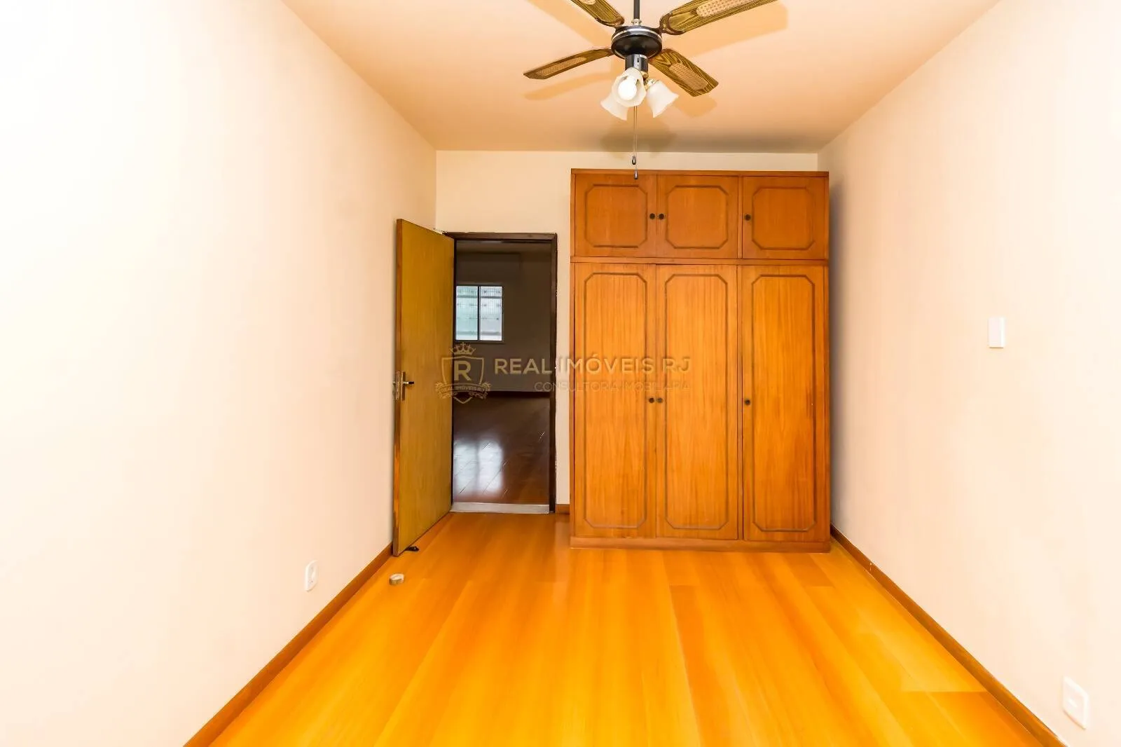 Unfurnished house with 3 bedrooms and 5 bathrooms — photo 48