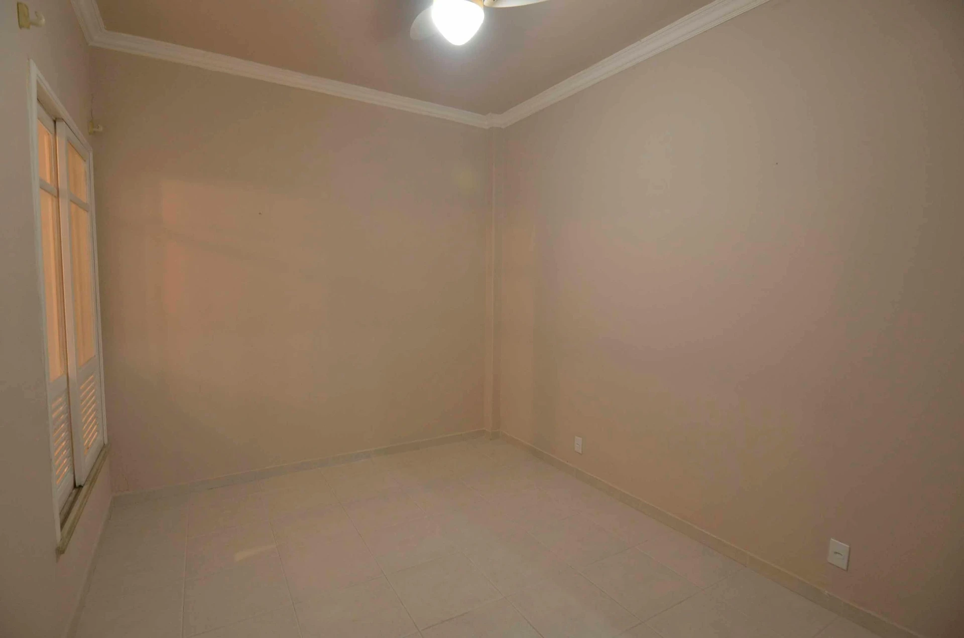2-bedroom apartment with a walk-in closet in Rio de Janeiro — photo 13