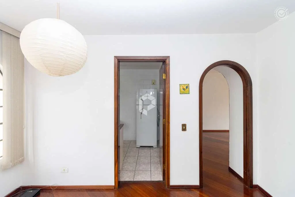 Wood or laminate floors in a 3-bedroom apartment, 107 m² — photo 20