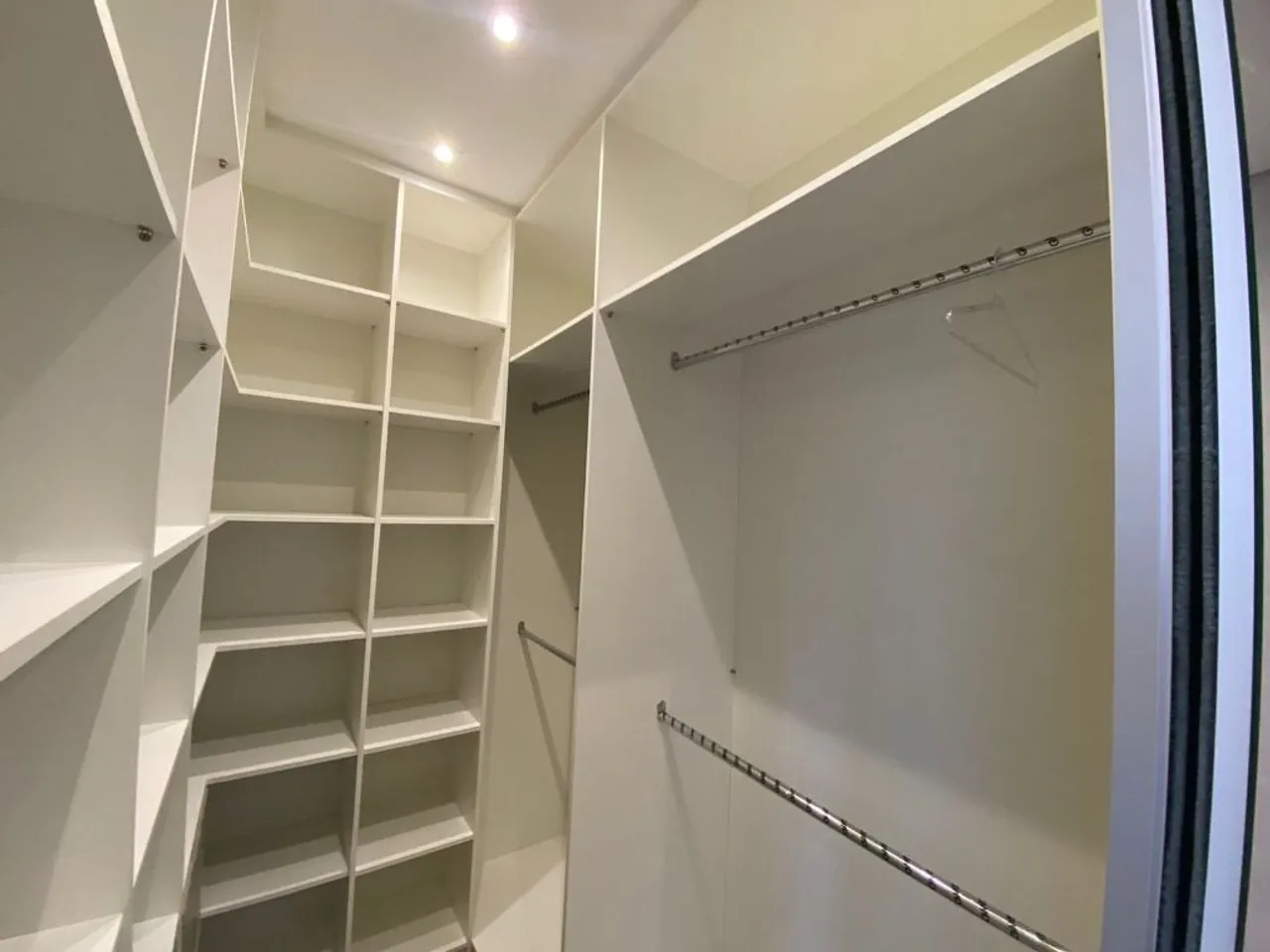 3-bedroom apartment with 4 bathrooms in good condition — photo 15