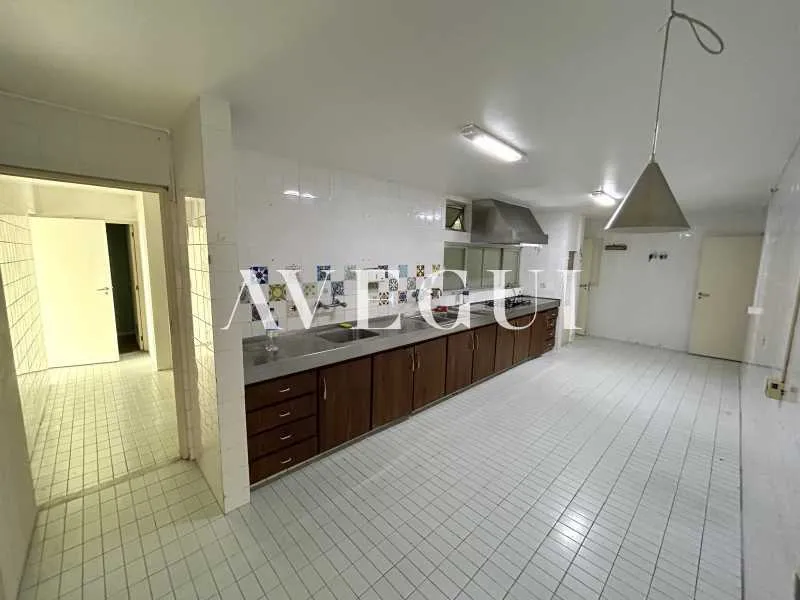 Residential apartment with 4 bedrooms and 4 bathrooms — photo 8