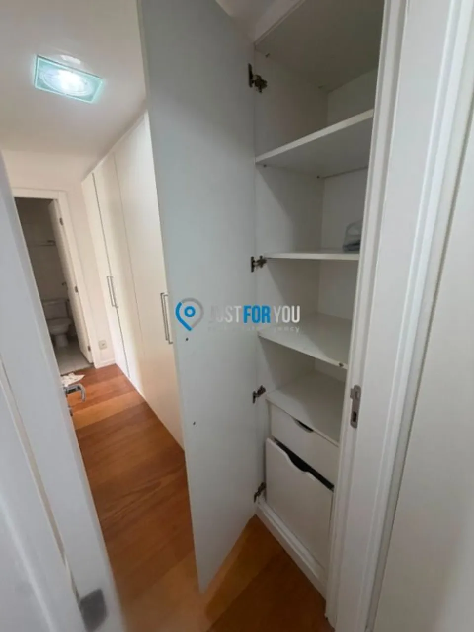 Apartamento de 2 quartos com varanda envidraçada — photo 15