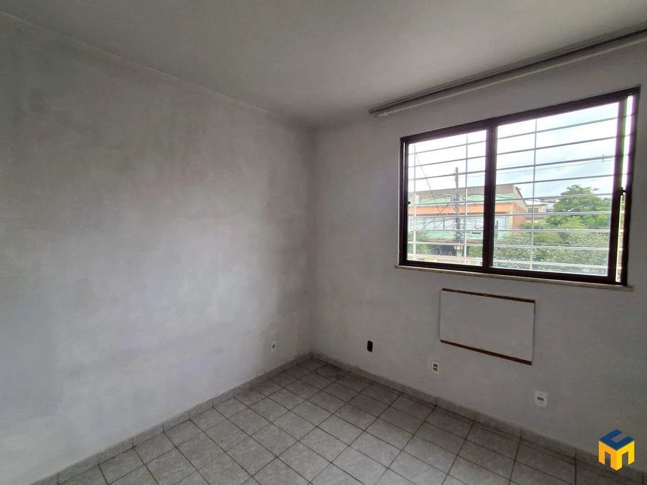 Apartment with 2 bedrooms, balcony and 1 parking spot — photo 2