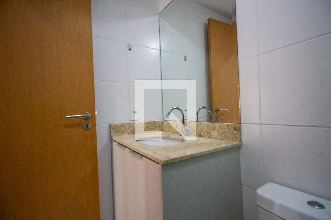 Rental apartment with 2 bedrooms and condo pool access — photo 13