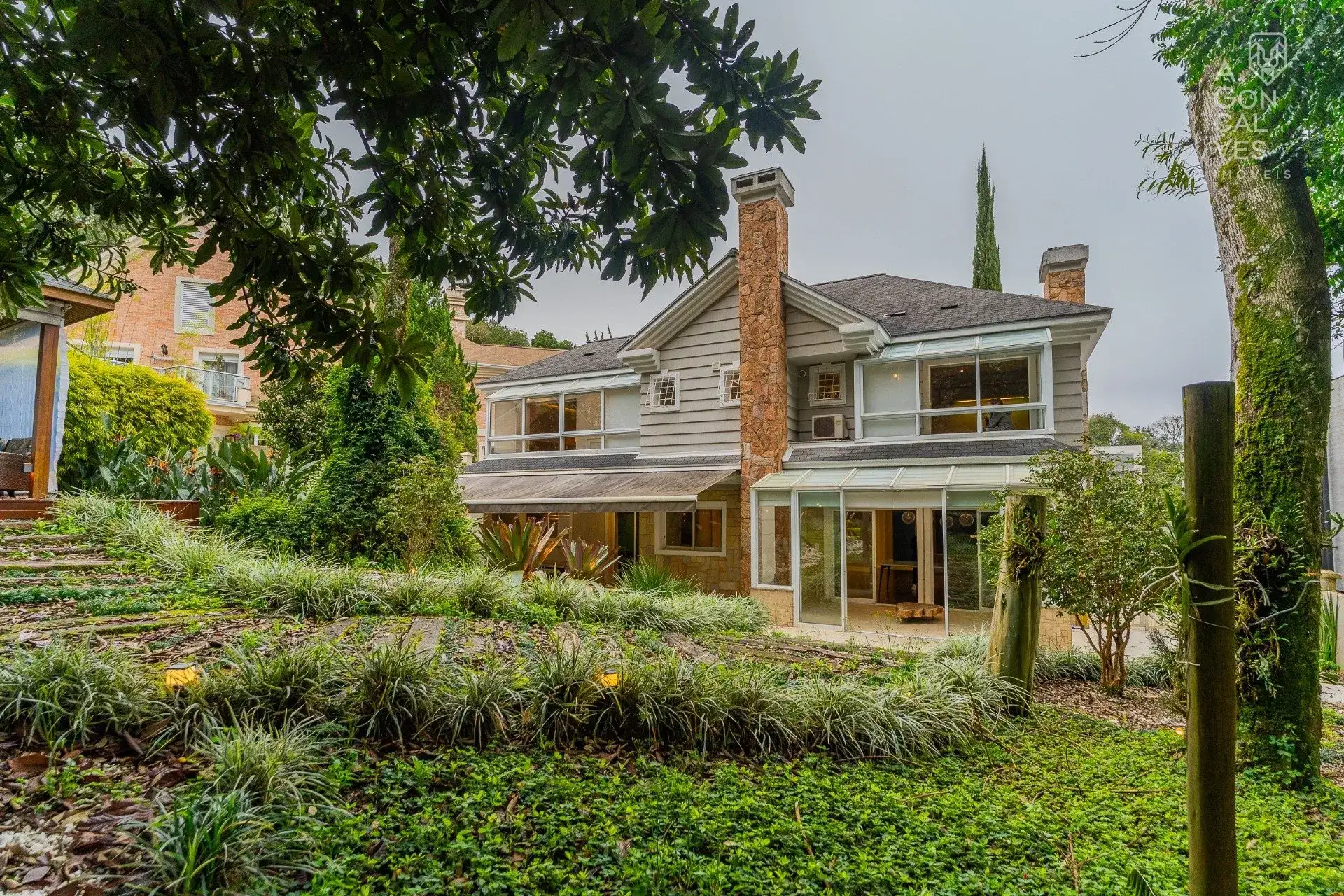 House with 4 bedrooms and 5 bathrooms, 5 parking spots — photo 30