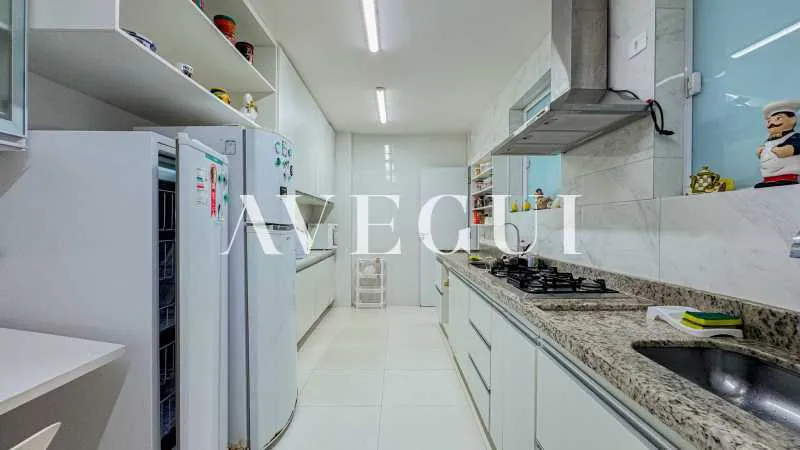 Residential apartment with 4 bedrooms and separate kitchen — photo 23