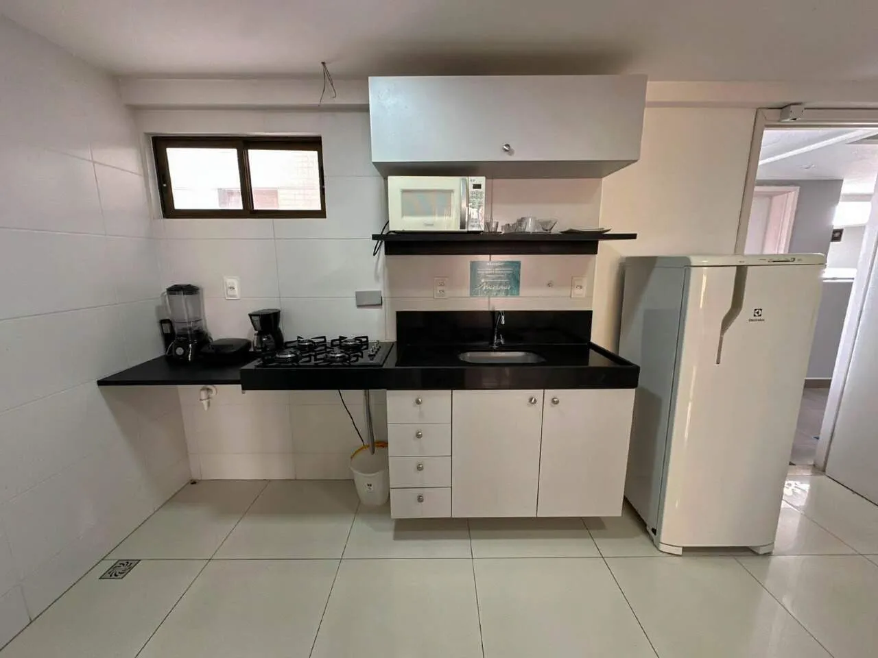 Furnished 1-bedroom apartment with open-plan kitchen — photo 5