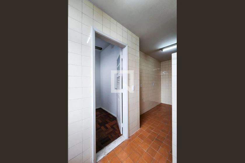 2-bedroom apartment in a building with a pool — photo 25