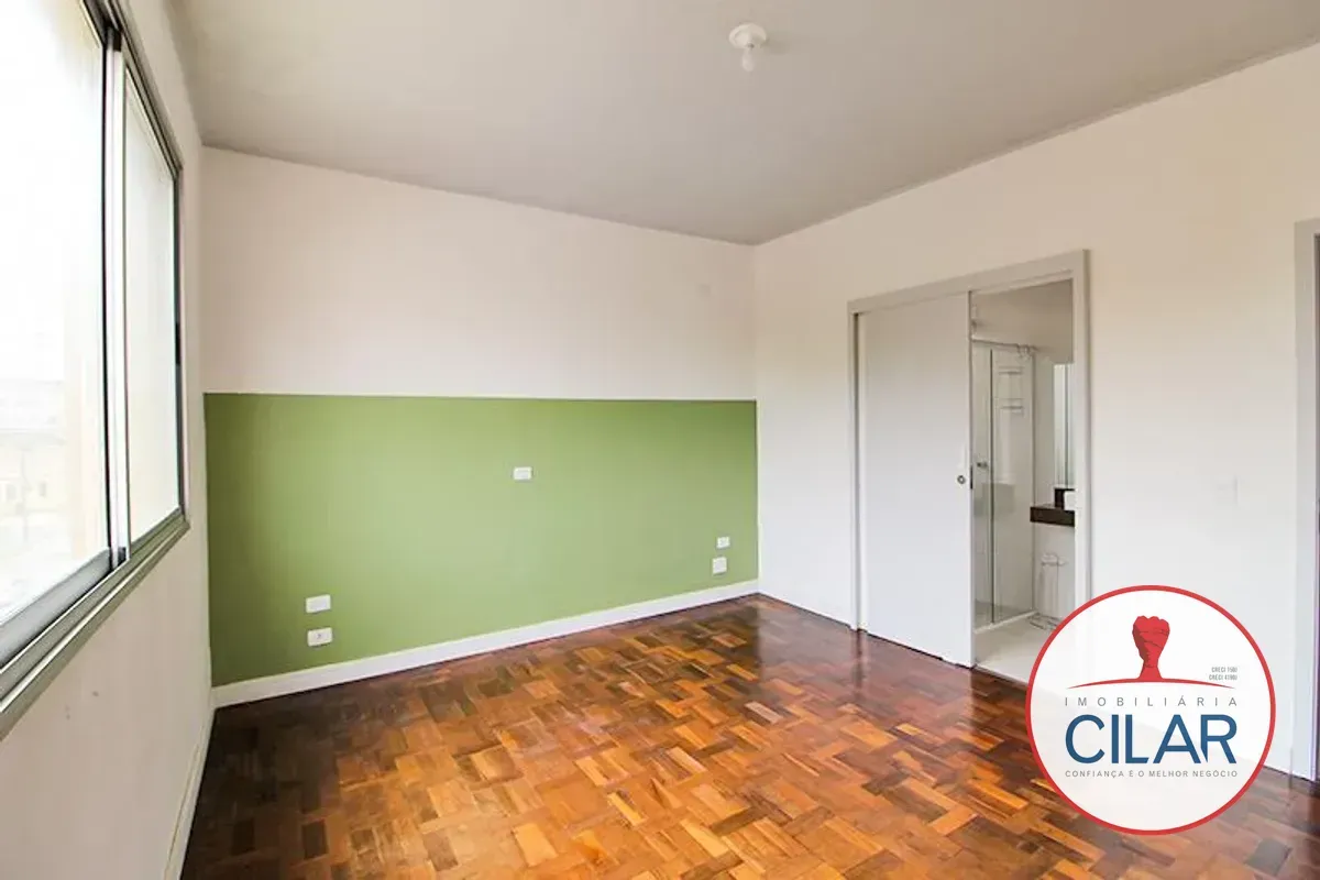 2-bedroom apartment with wood or laminate floors in Curitiba — photo 17