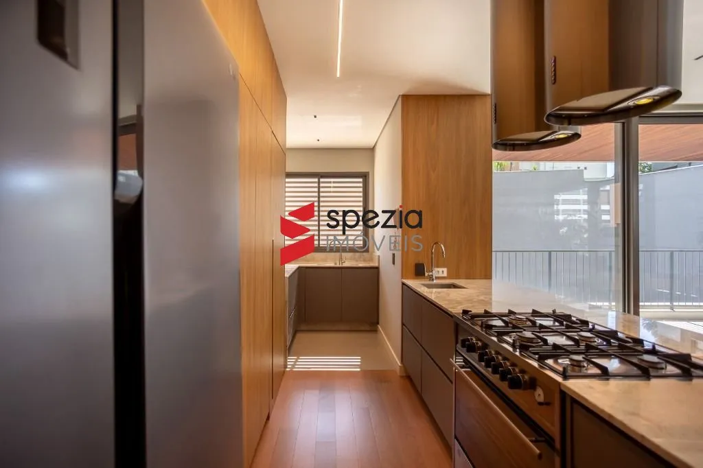 3-bedroom apartment with a grill on the balcony in Curitiba — photo 33