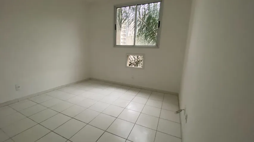 Apartamento de 2 quartos em condomínio com piscina — photo 9