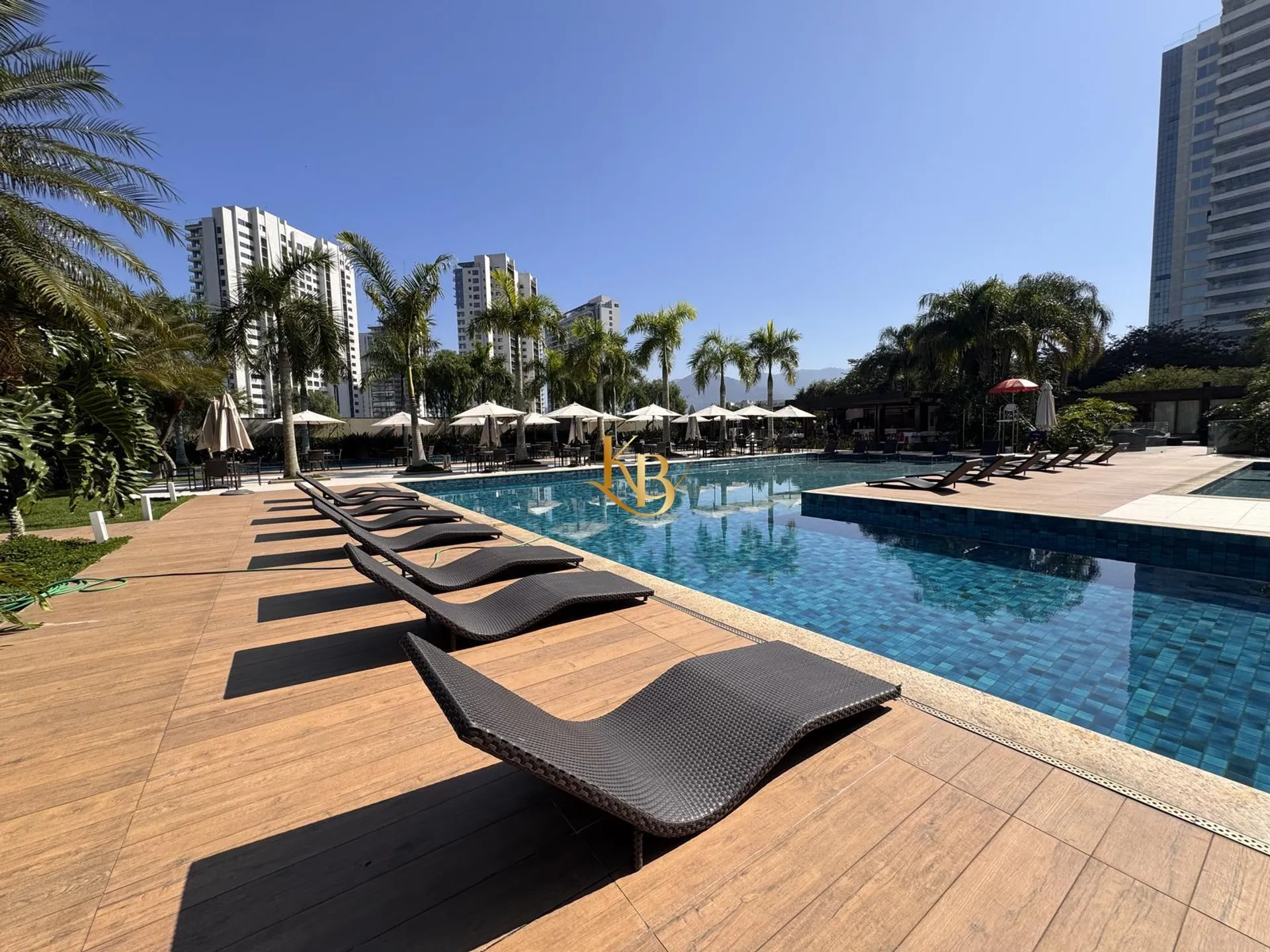 Unfurnished apartment with 4 bedrooms, 5 baths and 4 parking — photo 40