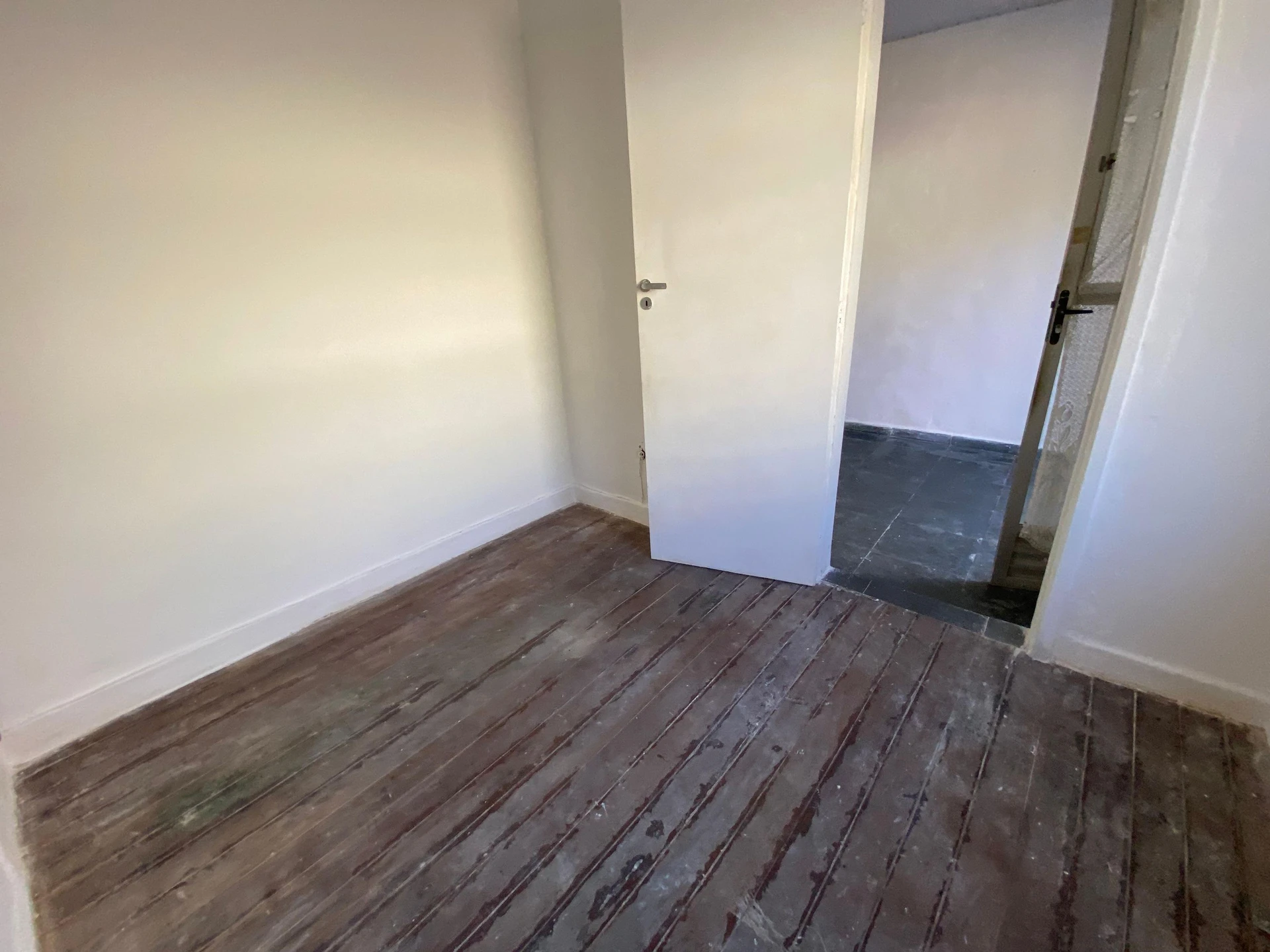 One-bedroom house with a garden — photo 13