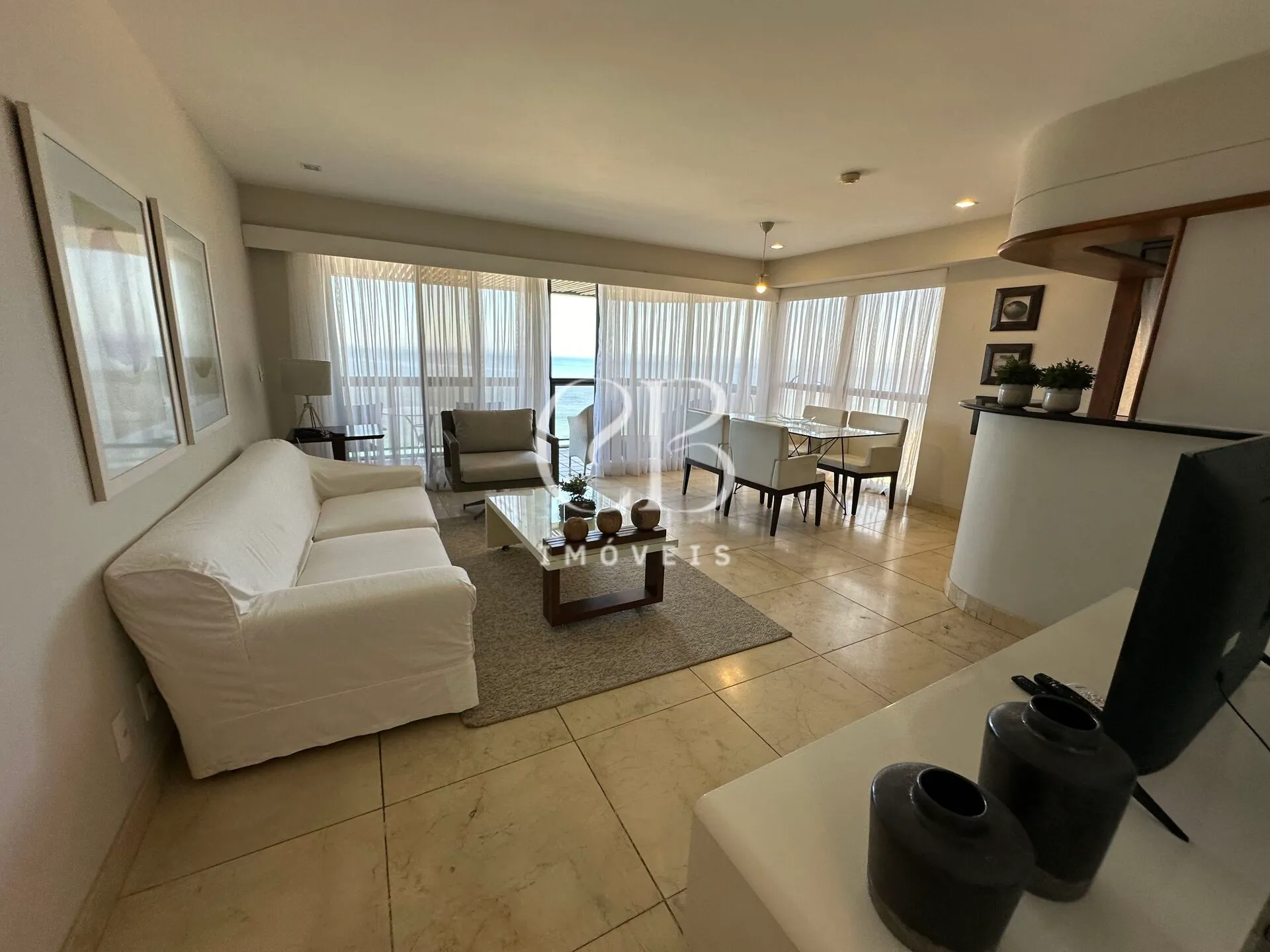 98 m² furnished apartment with 2 bedrooms and 1 suite