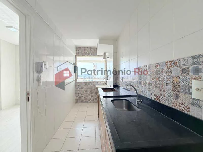Apartment with 2 bedrooms and balcony with city view — photo 23