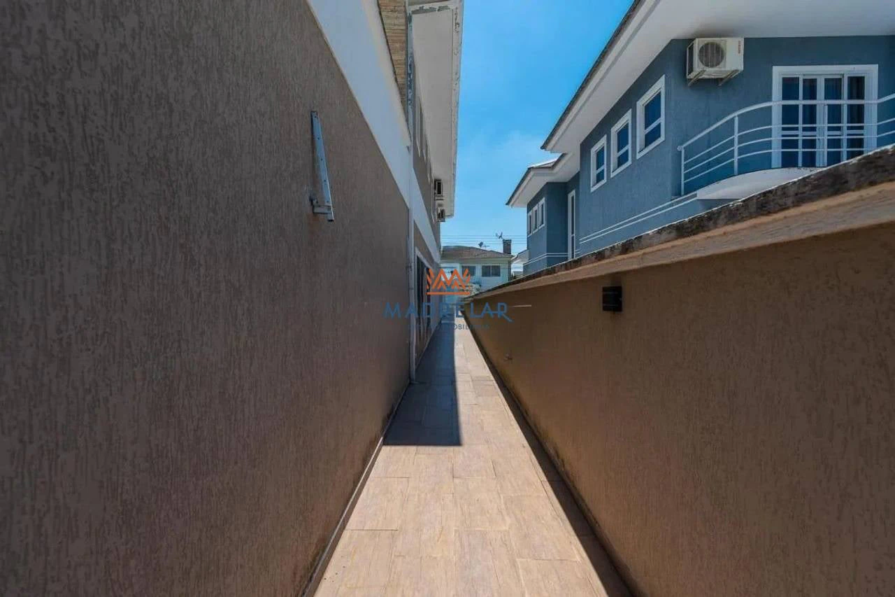 Condo house with 4 en-suite bedrooms and 305 m² — photo 24