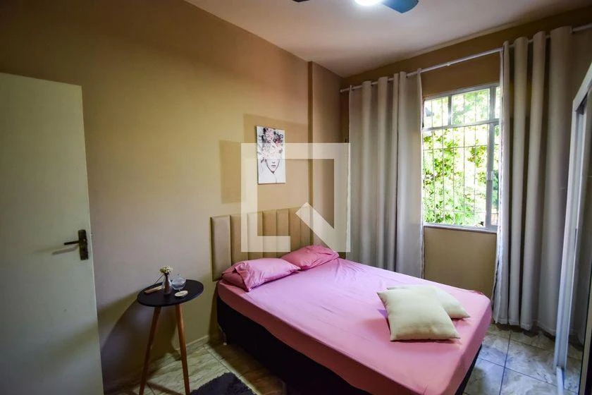 65 m² apartment with a washing machine and a bathtub — photo 4