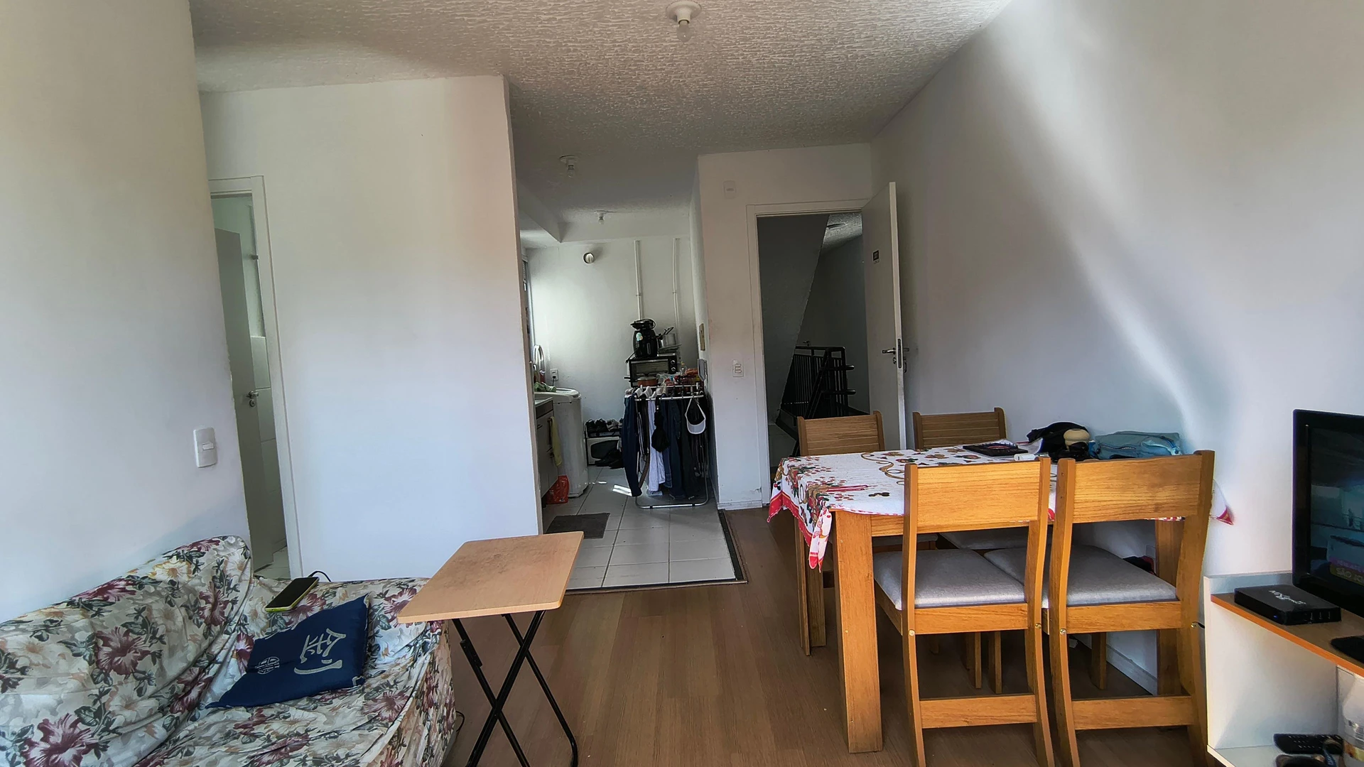 Furnished 2-bedroom apartment with 1 bathroom — photo 10