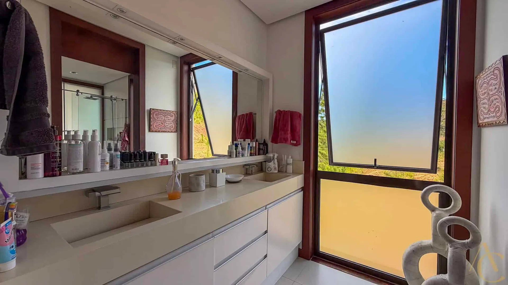 Furnished house, 689 m², with a grill on the balcony — photo 75