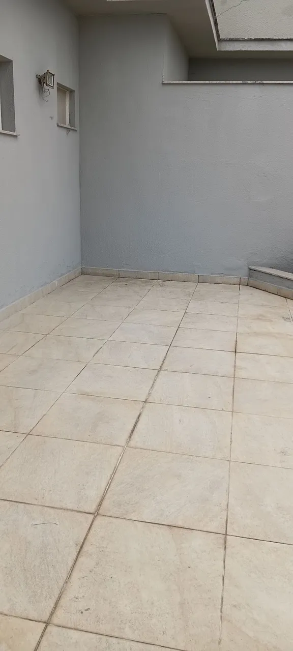 2-bedroom apartment in a building with a gym — photo 9