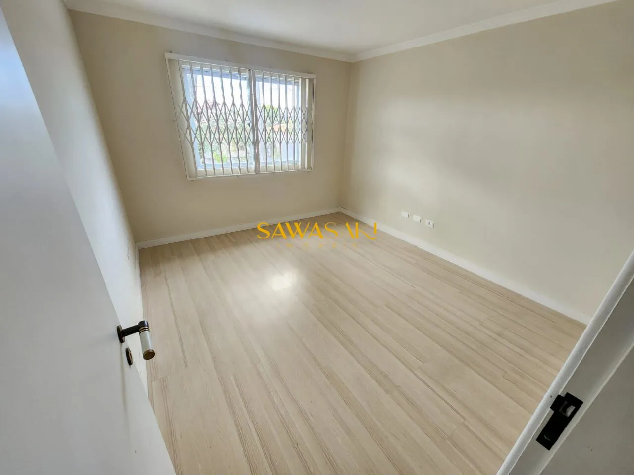 Two-story house with 3 bedrooms and 3 parking spaces — photo 15