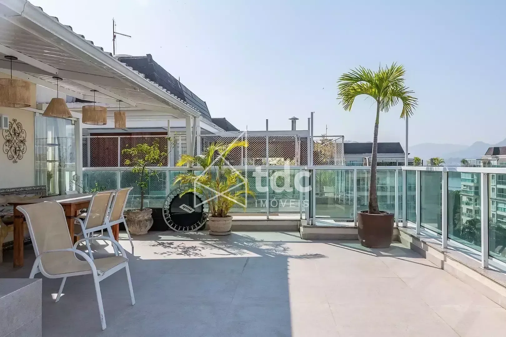 3-bedroom apartment with a mountain view — photo 5