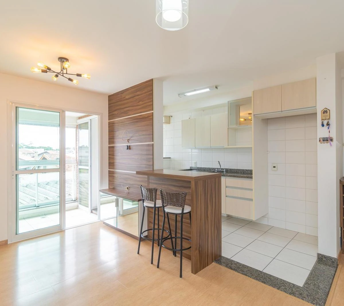 3-bedroom apartment with a grill on the balcony — photo 6