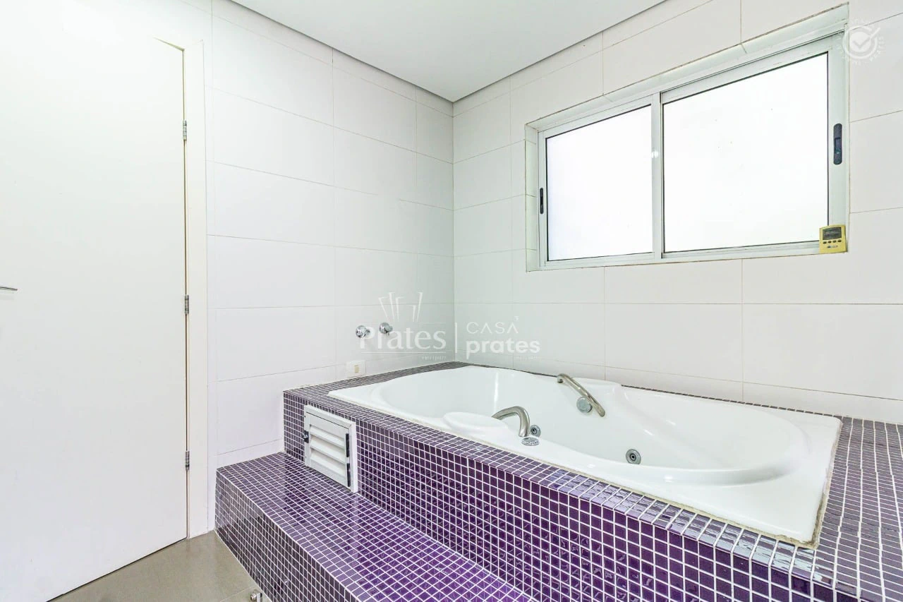 Closed-condo house with 4 bedrooms and 306 m² — photo 16