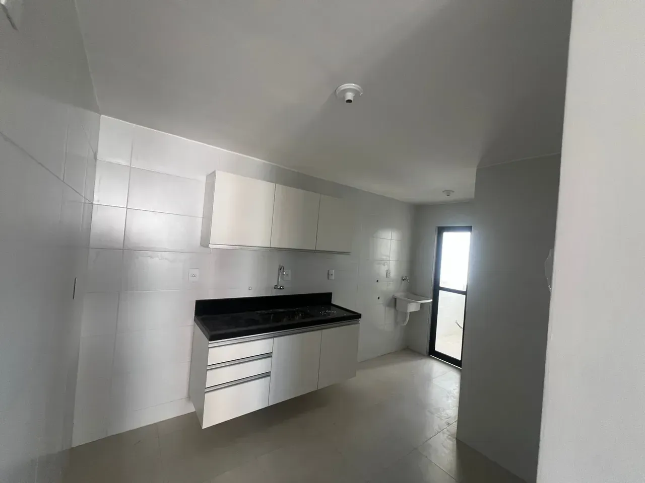 3-bedroom apartment with balcony and private BBQ — photo 11