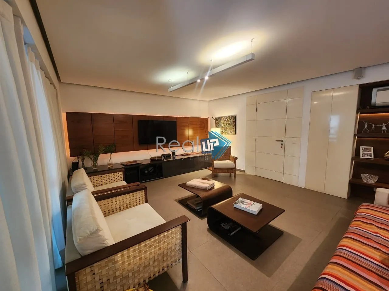 4-bedroom apartment with 227 m² and 3 parking spaces — photo 7