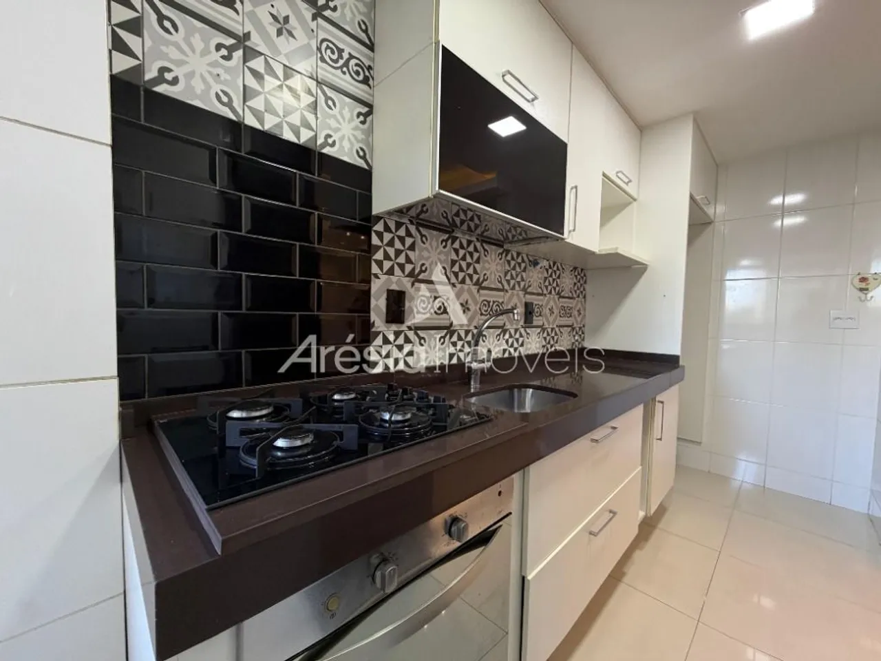 2-bedroom apartment with open-plan gas kitchen — photo 4