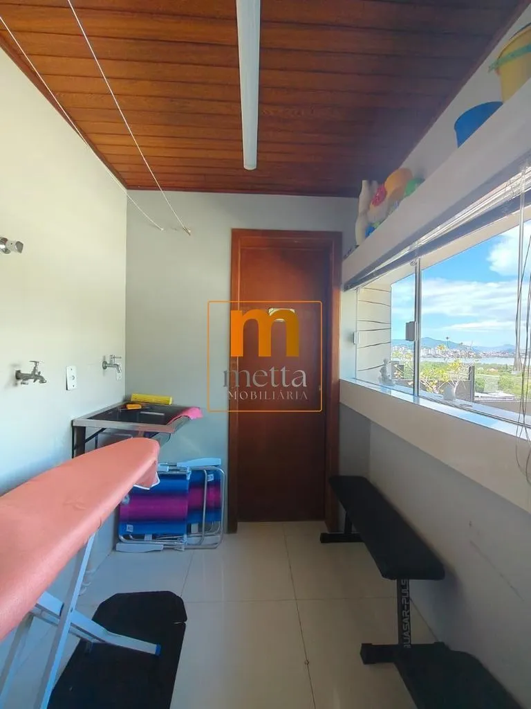 Меблированный дом с 2 спальнями, 3 ванными и 400 м² — photo 52