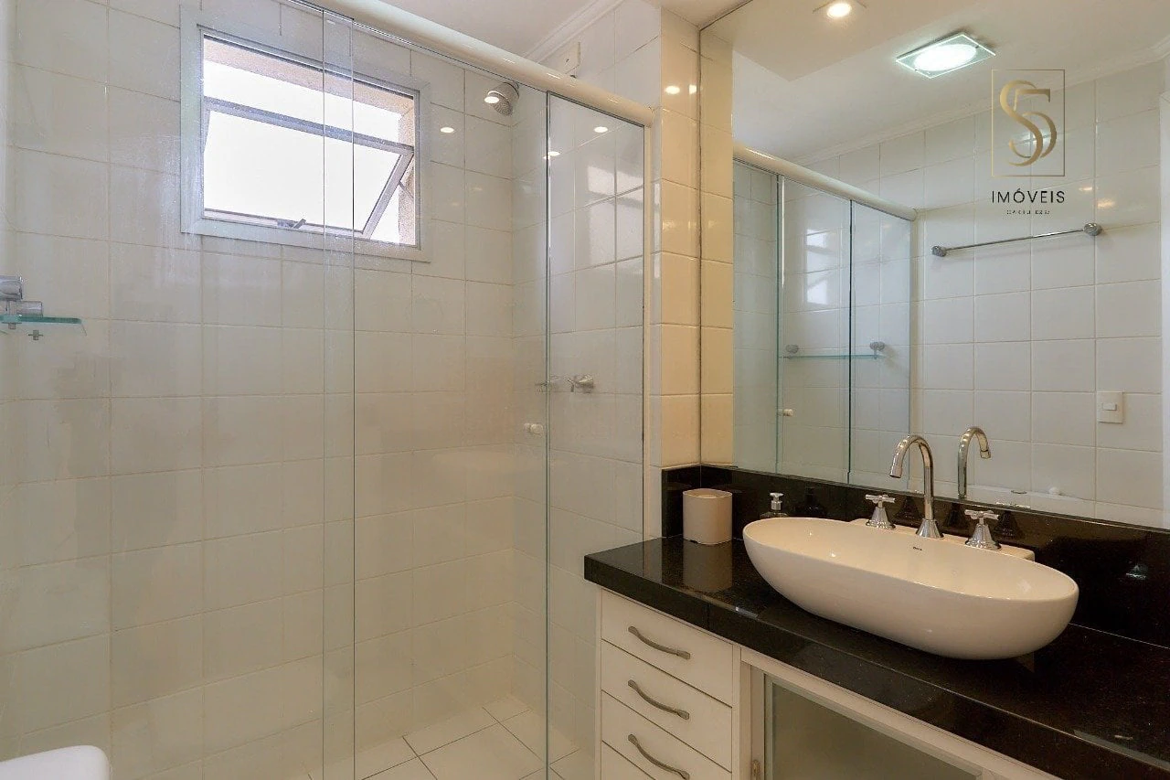 3-bedroom apartment with a home office in Curitiba — photo 21