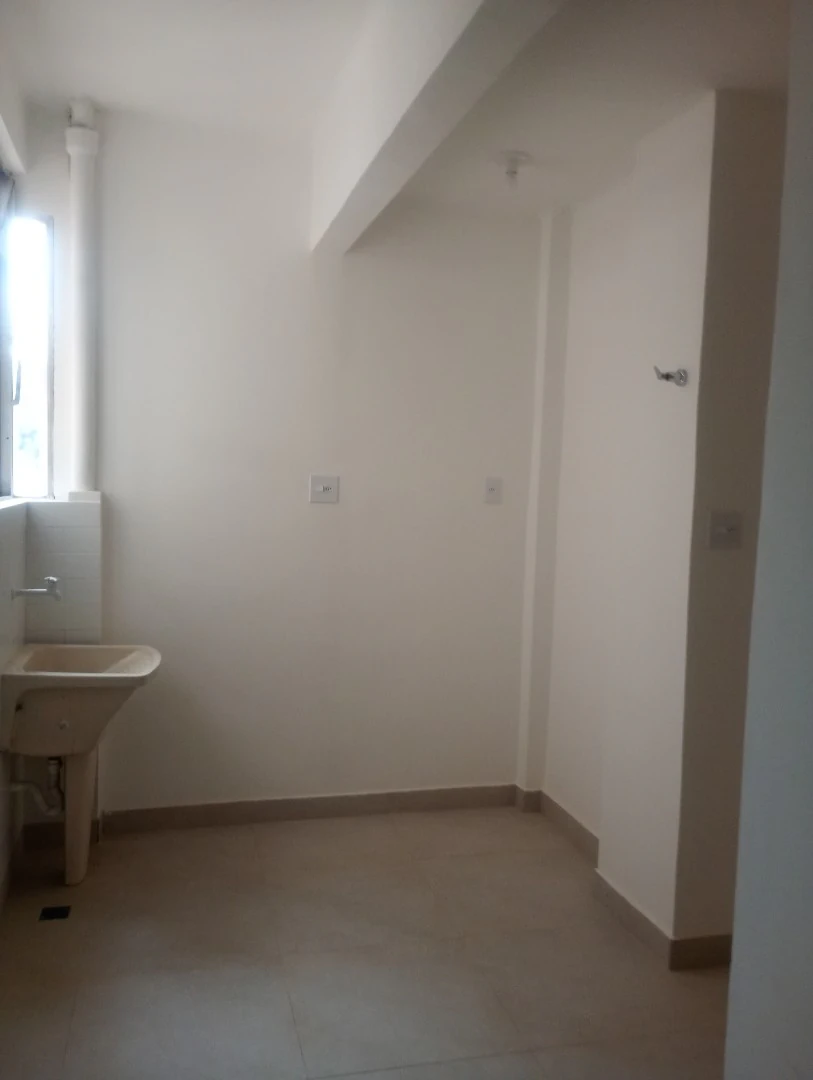 Wood or laminate floors in a 3-bedroom apartment, 60 m² — photo 17