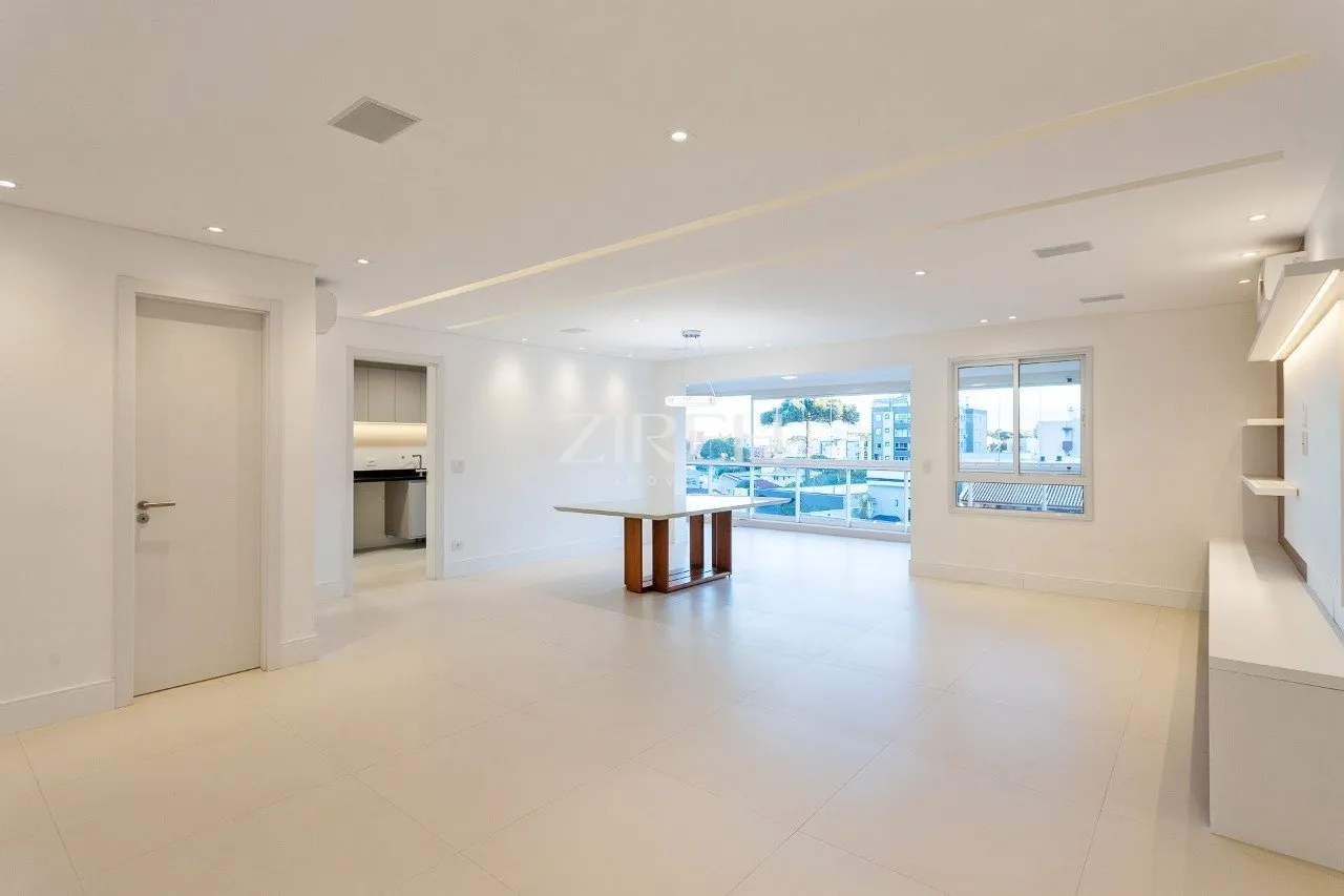 Apartment with 3 en-suite bedrooms and BBQ balcony — photo 10